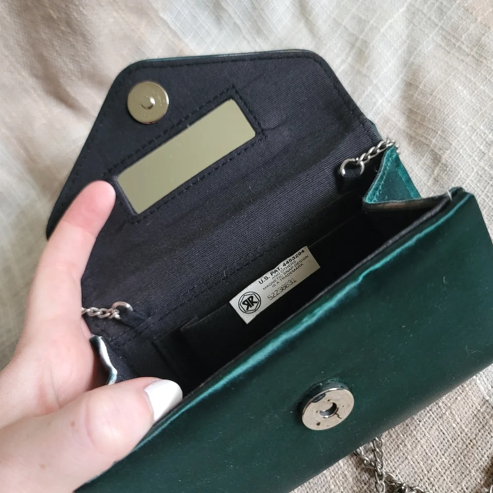 Vintage Emerald Green Hardsided Clutch - Picture 4 of 7
